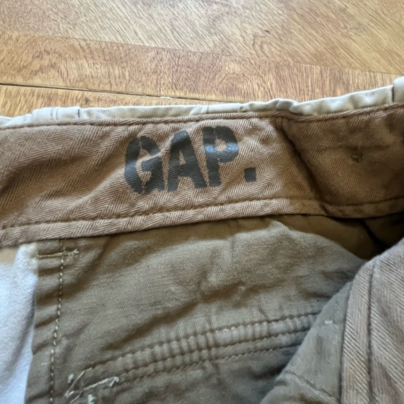 GAP Tan Heavyweight Flat Front Shorts – Size 36 (Adjustable Waist) - Picture 6 of 13